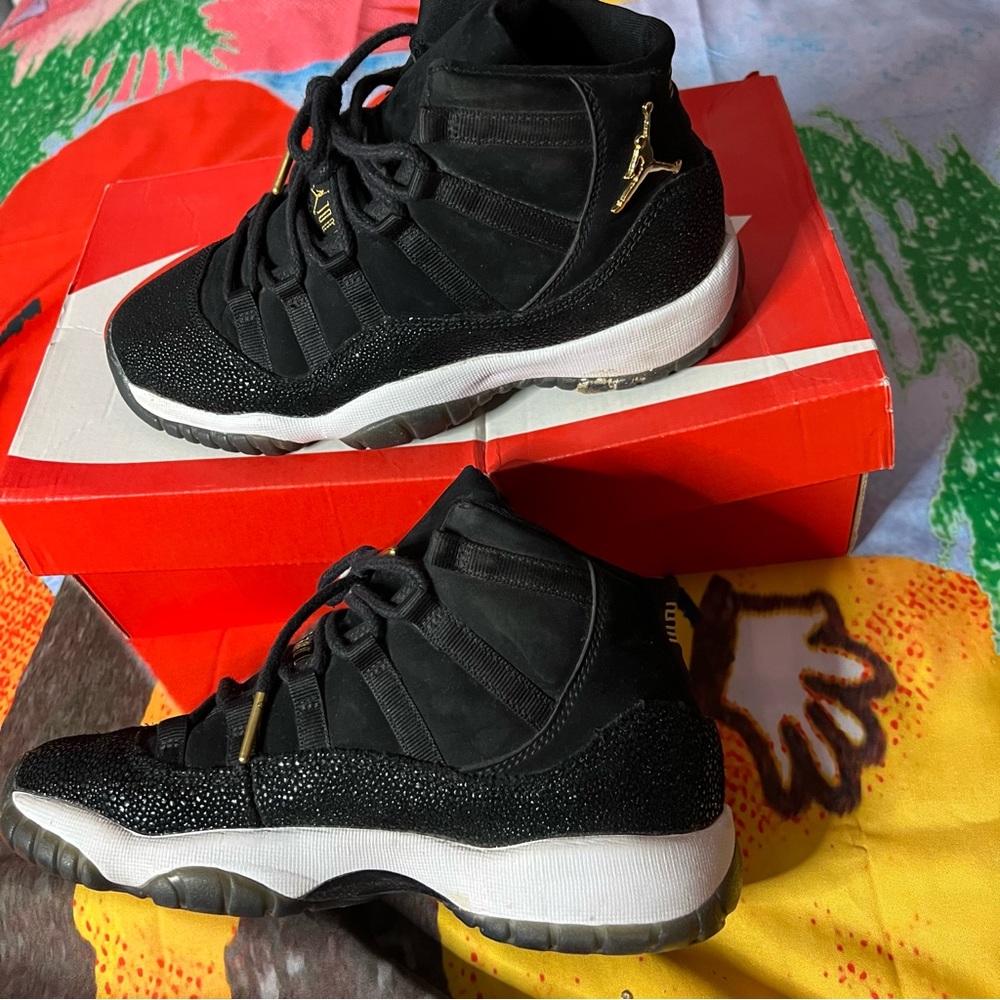 Air Jordan 11 - Picture 8 of 9